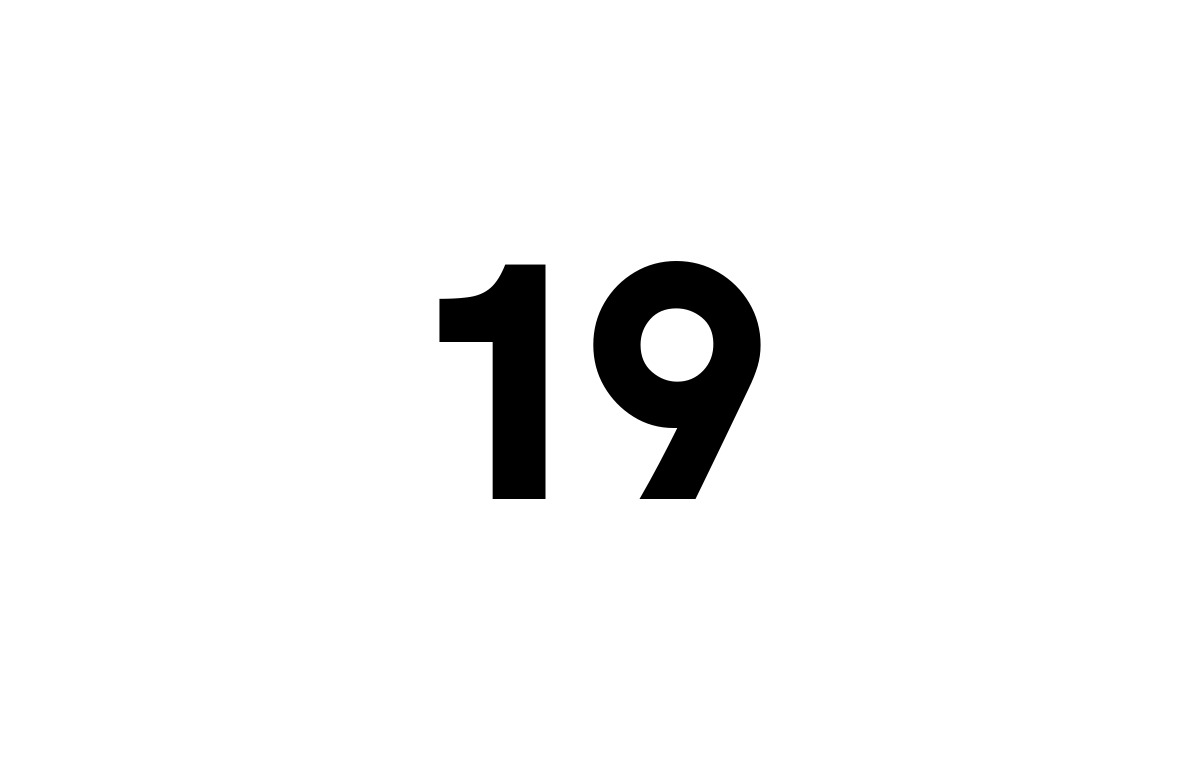 Un rectangulo solido blanco con el numero diecinueve escrito en el centro.